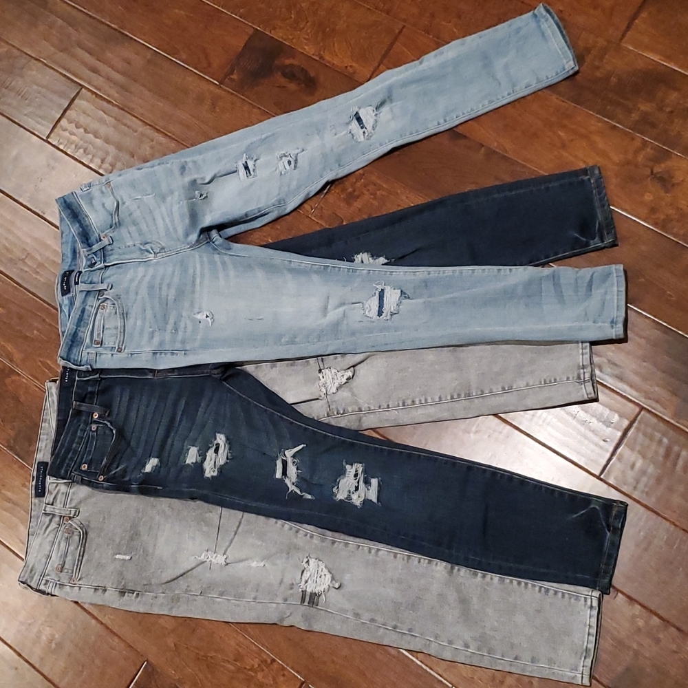 3 pair of gently used Aeropostale jeans